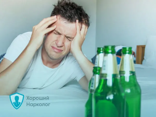 Мужчина с головной болью
